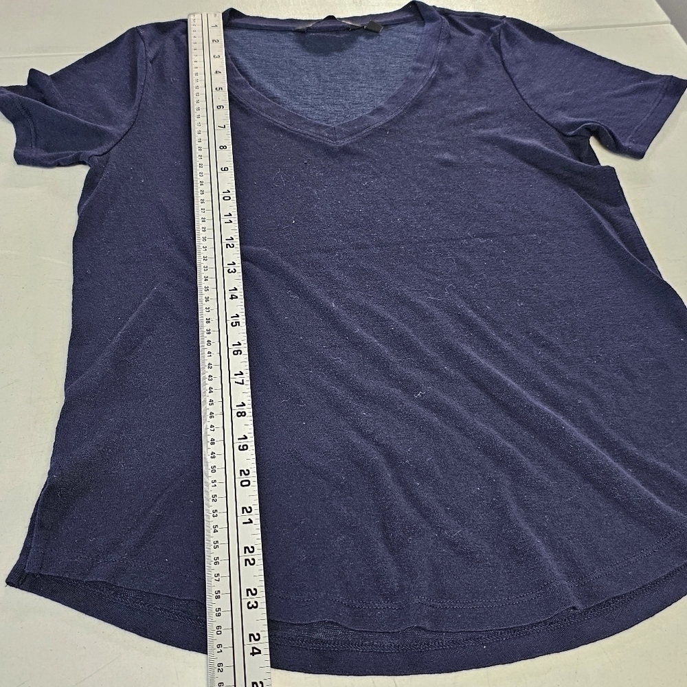 ATHLETA Women's XS Navy Blue V-Neck Lightweight Breathable Shortsleeve T-shirt - Picture 3 of 8